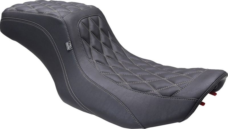 Sadel Mustang Squareback Thread dubbel diamond svart fyrkantig Touring 23-upp
