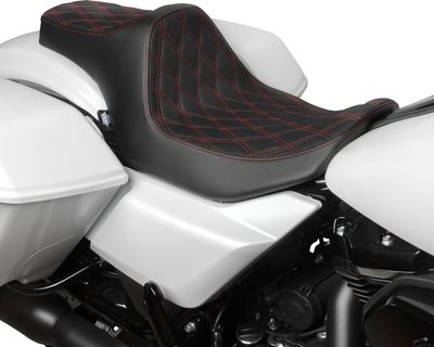 Sadel Drag Specialties Predator III dubbel diamond vinyl Touring 23-upp röd
