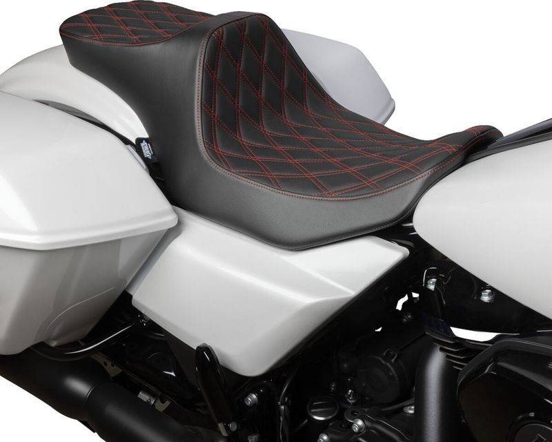 Sadel Drag Specialties Predator III dubbel diamond Touring 23-upp röd