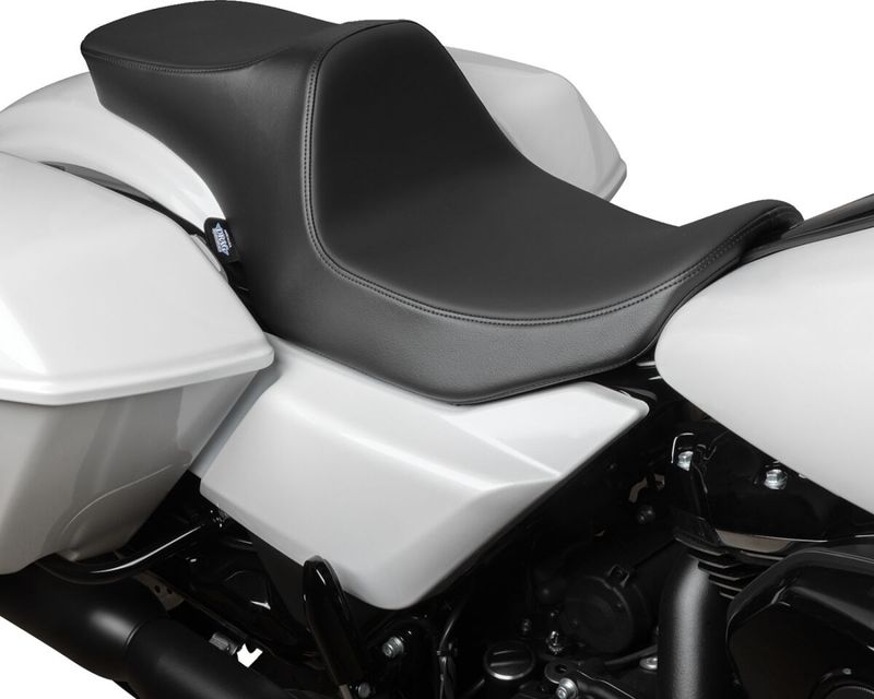 Sadel Drag Specialties Predator III slät läder Touring 23-upp