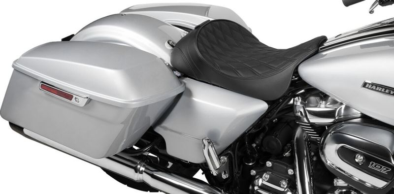 Sadel fram Drag Specialties Option Sittch dubbel diamond svart Touring 08-24, Trike 14-21