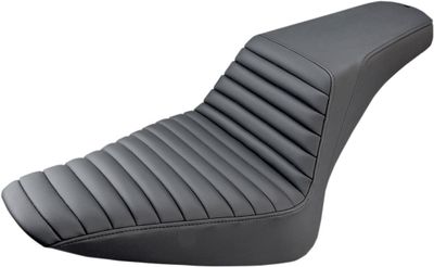 Sadel Saddlemen Step-Up Tuck Roll svart Softail 11-17