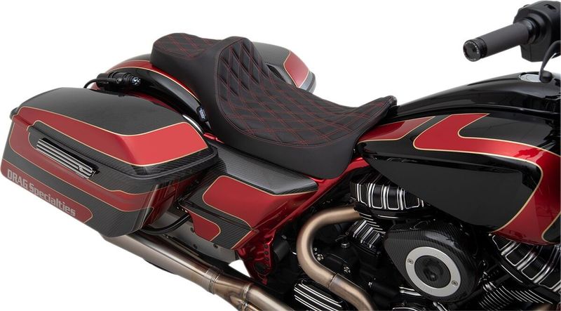 Sadel Drag Specialties Reach Predator III Prediii förlängd röd Touring 08-24, Trike 14-19