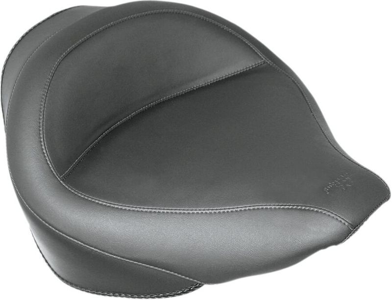 Solosadel Mustang Wide Touring nitar med conchos svart vinyl