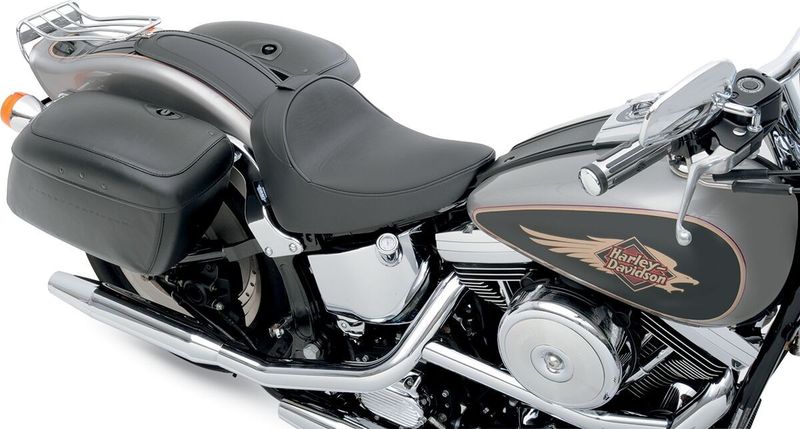 Sadel Drag Specialties solo EZ Glide II slät vinyl svart med fäste för förarryggstöd