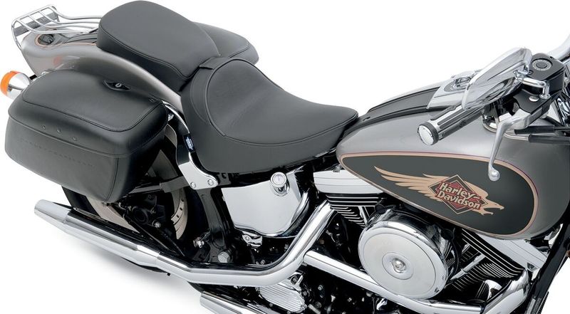 Sadel Drag Specialties solo EZ Glide II slät vinyl svart med fäste för förarryggstöd