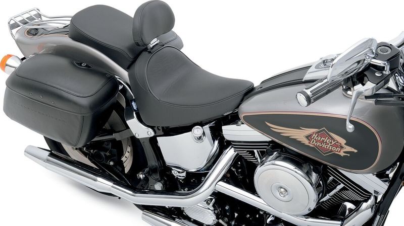 Sadel Drag Specialties solo EZ Glide II slät vinyl svart med fäste för förarryggstöd