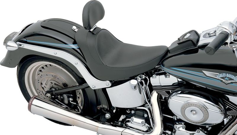 Solosadel Drag Specialties förare vinyl svart slät Softail 06-17