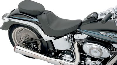 Solosadel Drag Specialties förare vinyl svart slät Softail 06-17