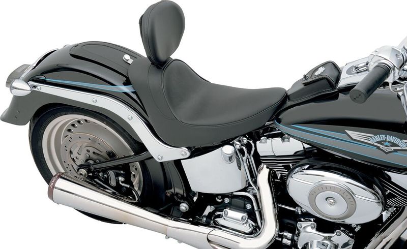 Solosadel Drag Specialties förare vinyl svart slät Softail 06-17