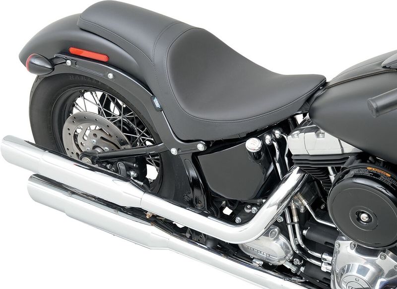 Sadel Drag Specialties Predator slät vinyl svart Softail 11-17