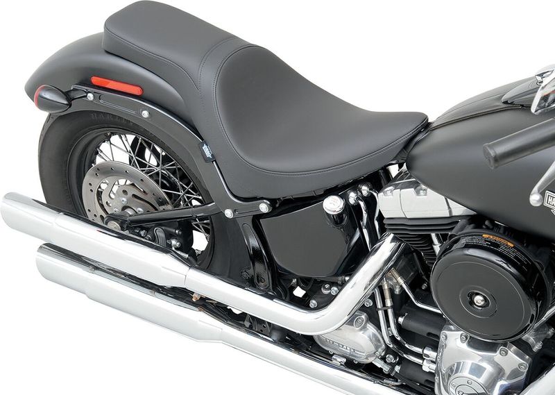 Sadel Drag Specialties Predator 2 slät vinyl svart Softail 11-17
