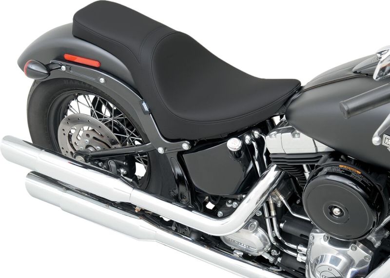 Sadel Drag Specialties Predator 2 slät vinyl svart Softail 11-17