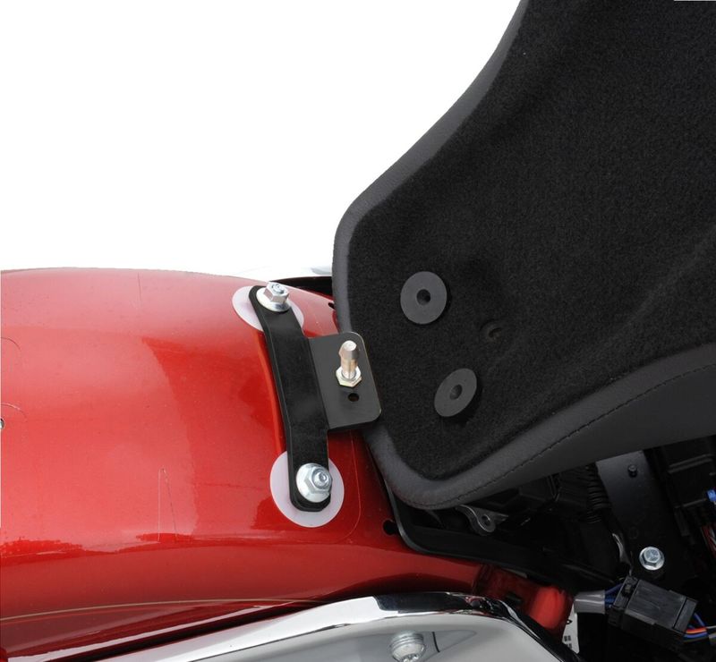 Solosadel fäste Drag Specialties EZ-ON slät vinyl svart Softail 00-17