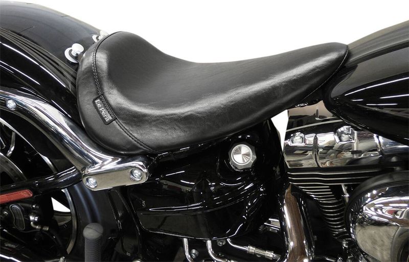Solosadel Le Pera Bare Bones slät Softail FXSB Breakout 13-17