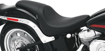 Sadel Drag Specialties Predator slät svart Softail 06-17