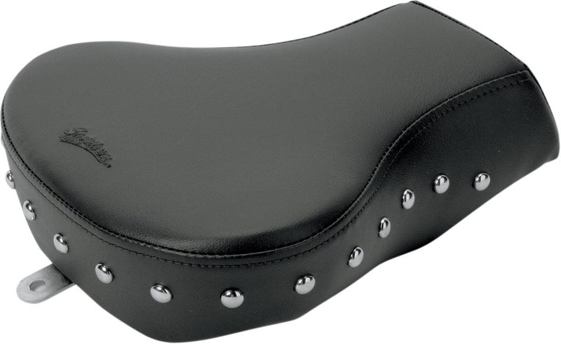 Passagerardyna Saddlemen Renegade Studded Saddlehyde Saddlegel svart natur Softail 06-17