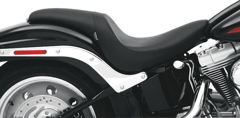 Sadel Drag Specialties Predator vinyl svart Softail 06-17