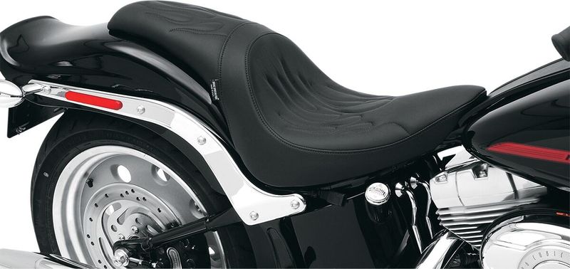 Sadel Drag Specialties Predator vinyl svart flame Softail 06-17