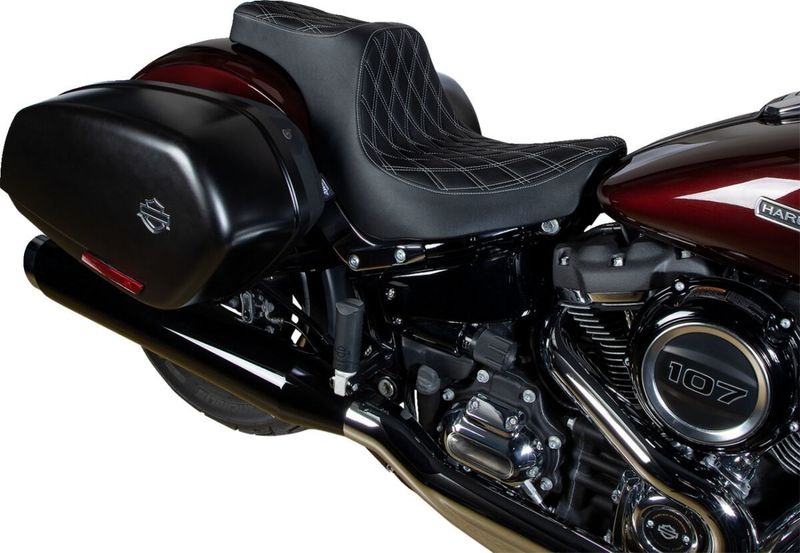 Sadel Drag Specialties Predator III dubbel diamond Softail 18-upp svart/silver