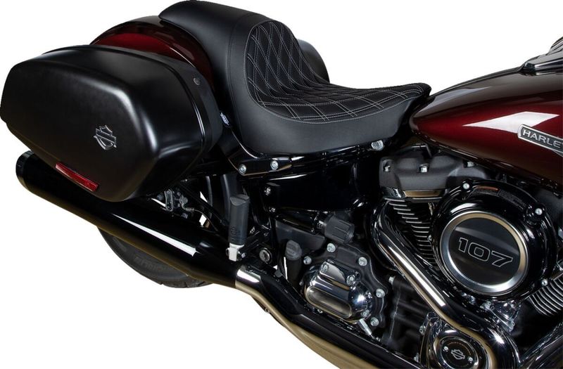Sadel Drag Specialties Predator Sitching dubbel diamond vinyl Softail 18-upp silver