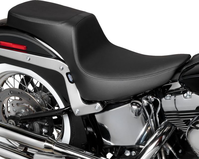 Sadel Drag Specialties Predator 2 slät vinyl Softail 00-17