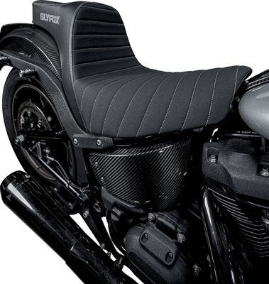 Sadel Slyfox Noon vinyl Softail 18-24 silver