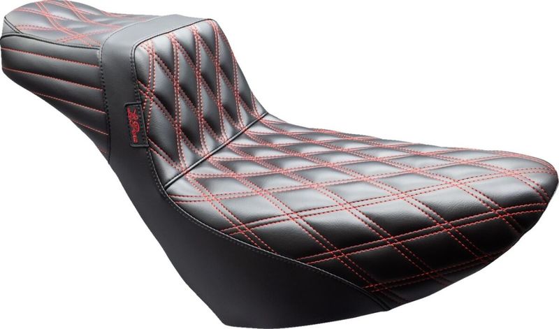 Sadel Le Pera Tailwhip Daddy lång dubbel diamond svart Softail 18-upp LYR-580DLDD-R01
