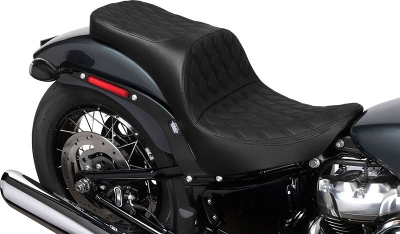 Touringsadel Drag Specialties Freedom vinyl dubbel diamond Softail 18-upp svart