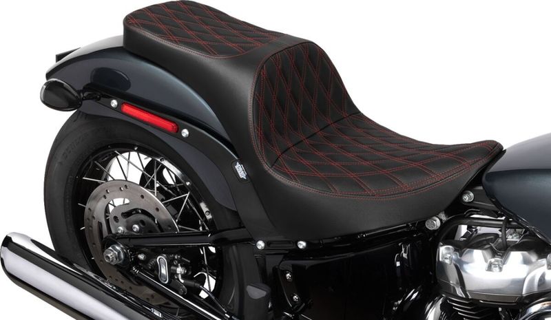 Touringsadel Drag Specialties Freedom vinyl dubbel diamond Softail 18-upp röd