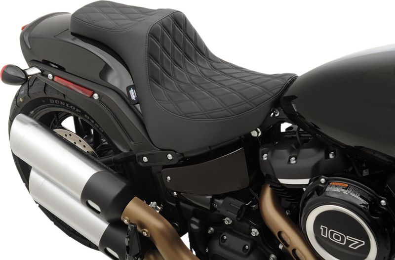Sadel Drag Specialties Predator III dubbel Softail 18-23 0802-1072