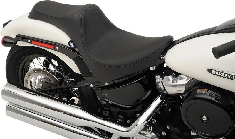 Sadel Drag Specialties Predator III slät Softail 18-24