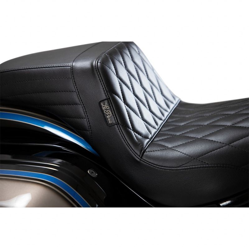 Sadel Le Pera Kickflip Softail 18-24 LYR-590DM
