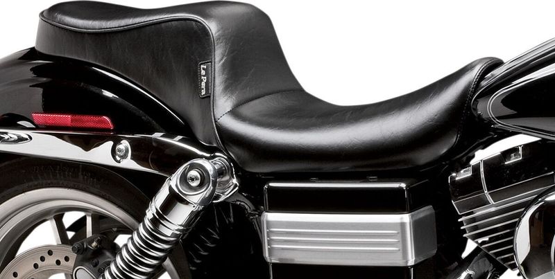 Sadel Le Pera Cherokee Fxd slät svart Dyna 96-03