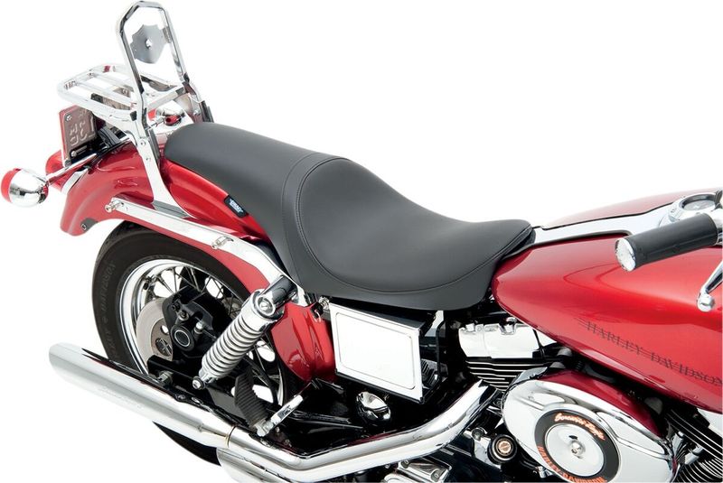 Sadel Drag Specialties Predator vinyl svart slät Dyna 96-03