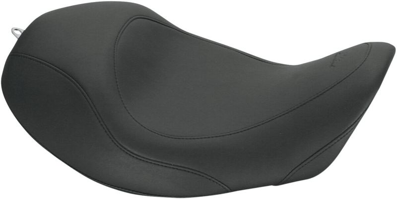 Solosadel Mustang Tripper Forward bred svart Dyna 06-17