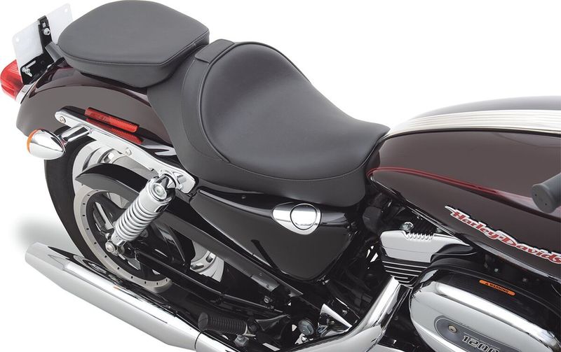 Solosadel bak Drag Specialties vinyl svart slät bred Sportster 04-22