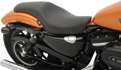 Sadel Drag Specialties Predator slät svart Sportster 10-22
