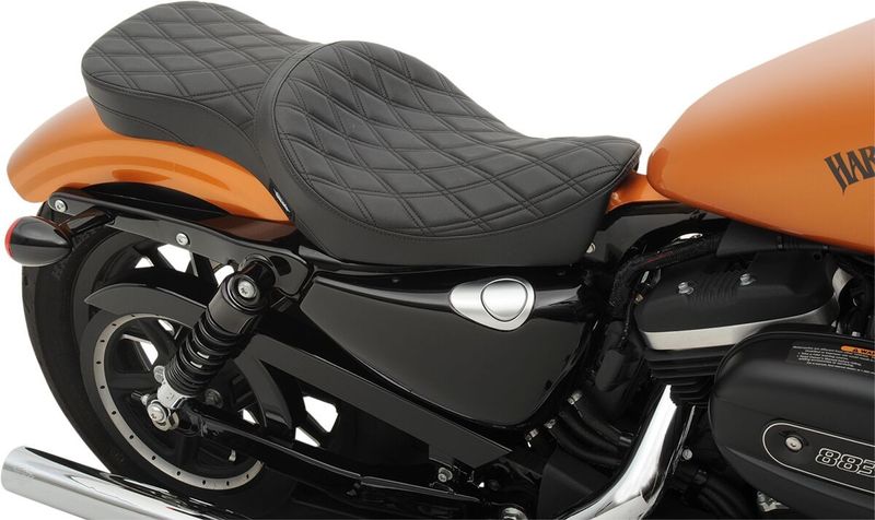 Sadel Drag Specialties 2 dubbel vinyl diamond svart Sportster 10-22