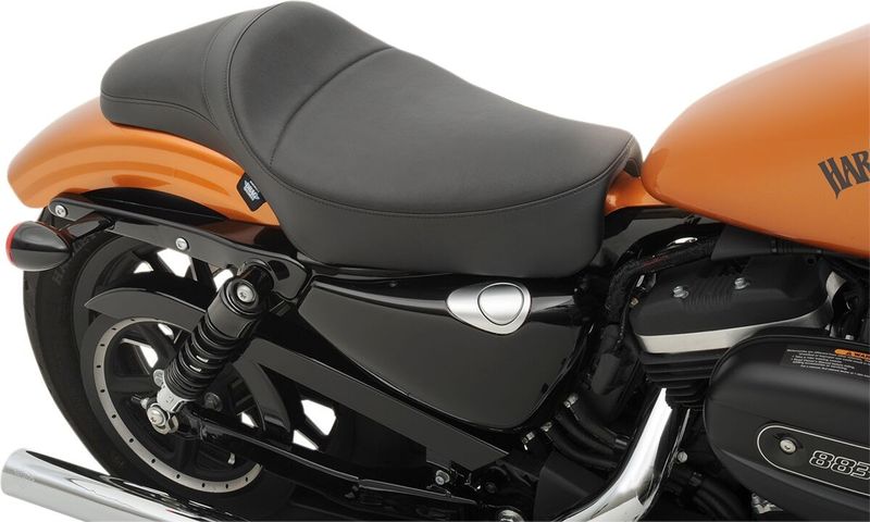 Solosadel Drag Specialties Reach Predator förlängd slät svart Sportster 04-22