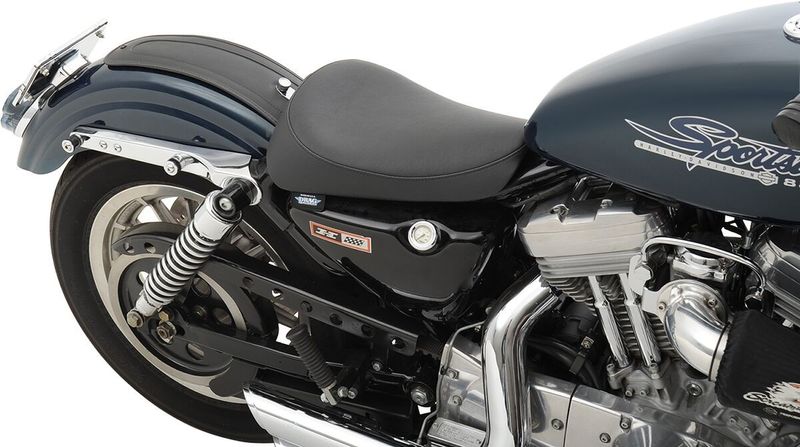 Sadel fram Drag Specialties vinyl slät svart Sportster 82-03