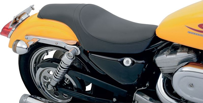 Sadel Drag Specialties Predator slät svart Sportster 82-03