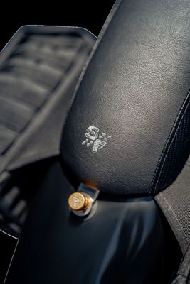 Sadel Slyfox Drifter vinyl slät Sportster 04-22 svart/grå