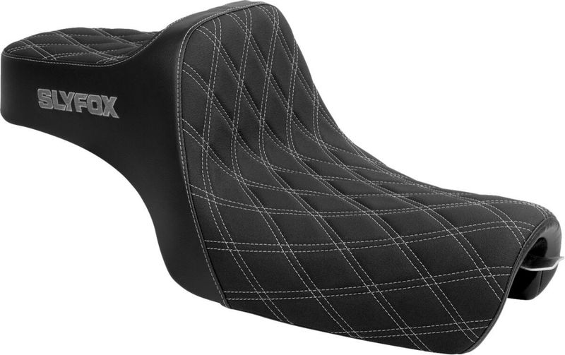Sadel Slyfox Noon dubbel diamond Sportster 04-22 silver