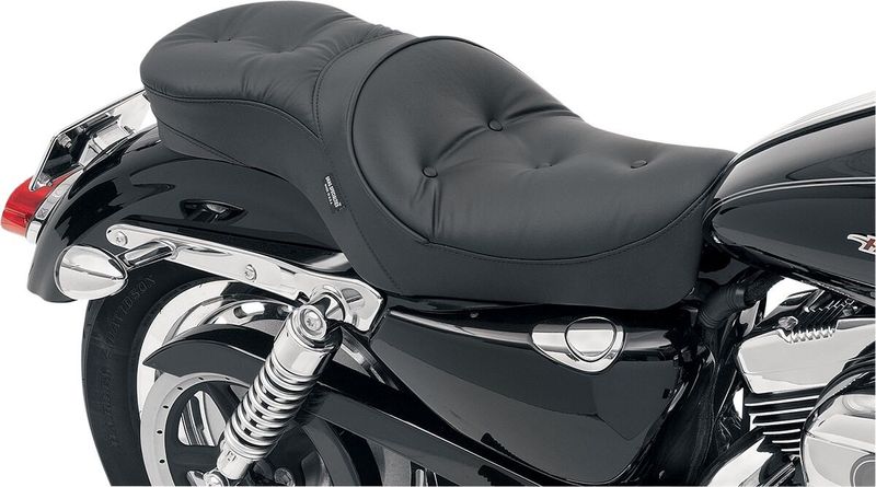 Touringsadel Drag Specialties Low-Profile Pillow vinyl svart Sportster 04-22