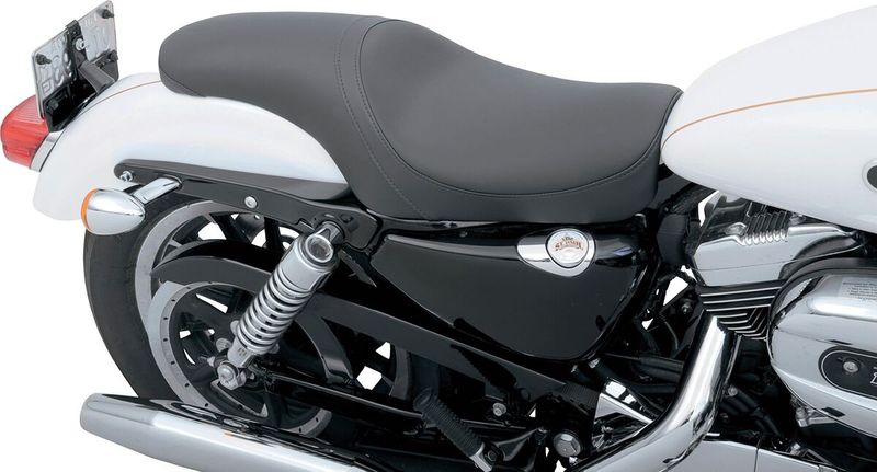 Sadel Drag Specialties Predator vinyl svart slät Sportster 04-22