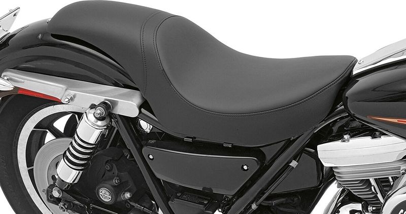 Sadel Drag Specialties Predator vinyl svart slät FXR 82-94