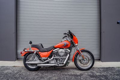 Sadel Slyfox Noon vinyl silver FXR 82-94, Suzuki 99-01