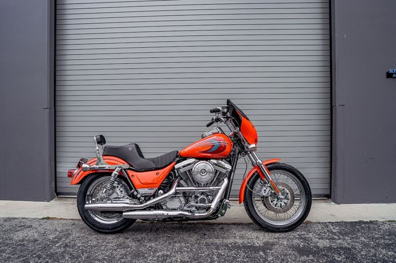 Sadel Slyfox Noon vinyl silver FXR 82-94, Suzuki 99-01