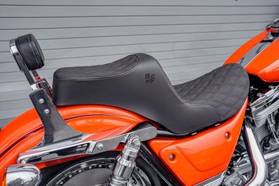 Sadel Slyfox Noon vinyl svart dubbel diamond FXR 82-94, Suzuki 97-02